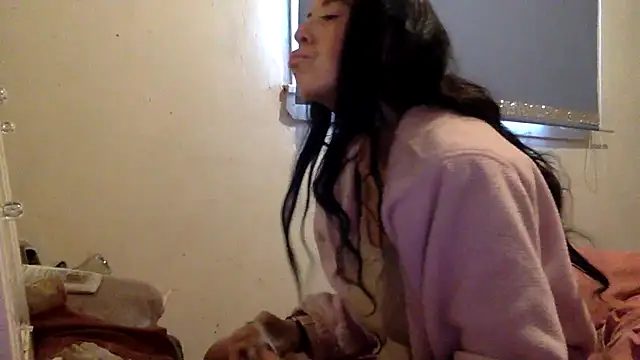 Snapshot of Bellababexox chatting on 10/15/25, 02:14 Bellababexox online show from 10/15/25, 02:14