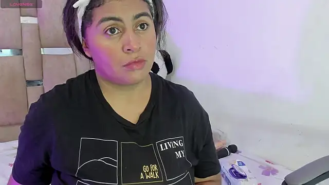 Snapshot of AndreaSweet2 chatting on 02/18/26, 02:46 AndreaSweet2 online show from 02/18/26, 02:46