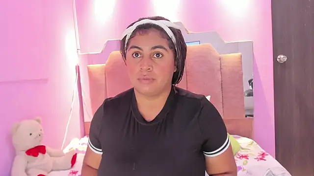 Snapshot of AndreaSweet2 chatting on 02/07/26, 08:06 AndreaSweet2 online show from 02/07/26, 08:06