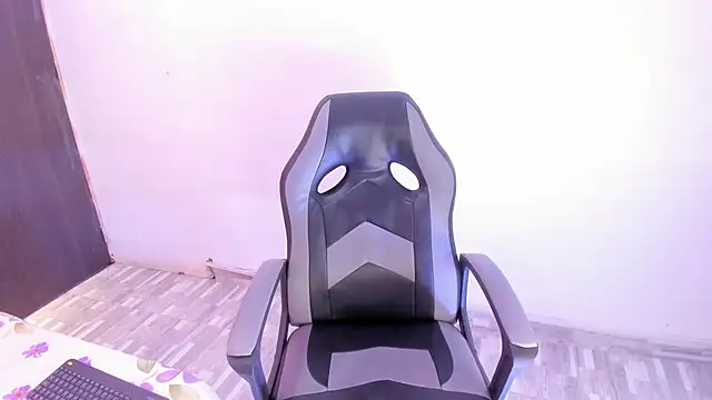 Snapshot of AndreaSweet2 chatting on 01/07/26, 08:03 AndreaSweet2 online show from 01/07/26, 08:03