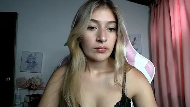 SophiaaLee online show from 05/08/26, 08:34