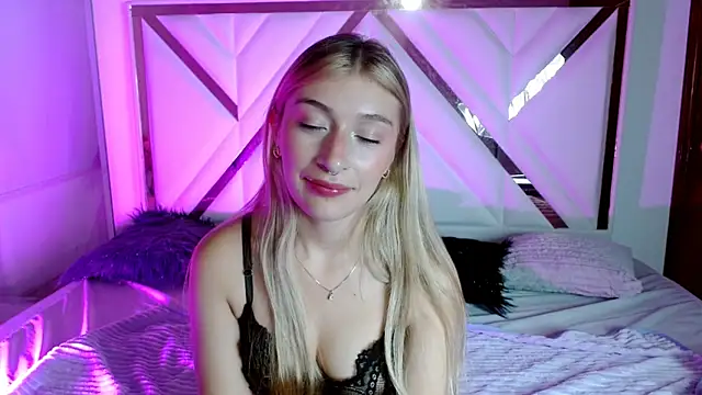 SophiaaLee online show from 09/23/25, 10:28