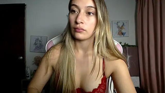 SophiaaLee online show from 05/06/26, 12:25