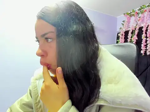 Nanis James online show from 02/18/26, 02:31