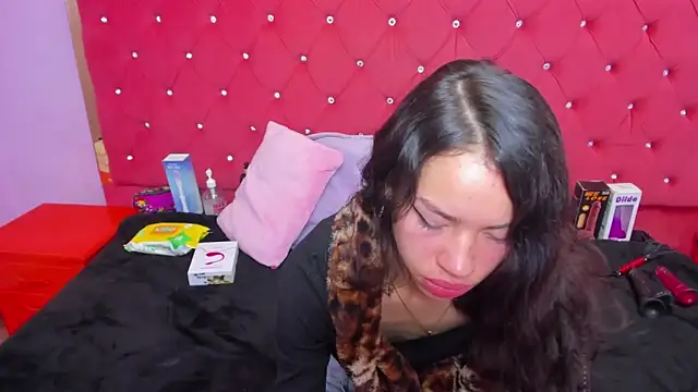 Nanis James online show from 04/29/26, 03:21