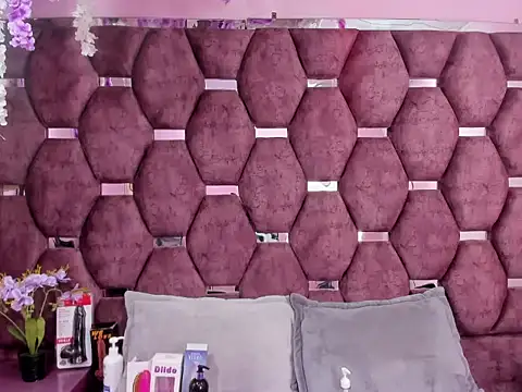 Nanis James online show from 02/25/26, 02:45