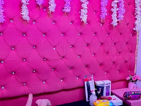 Nanis James online show from 10/16/25, 02:53