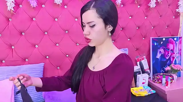 Nanis James online show from 10/04/25, 02:57