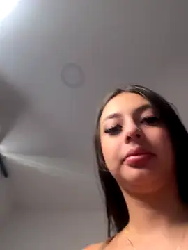 Snapshot of Mavii_ chatting on 10/07/25, 03:46 Mavii online show from 10/07/25, 03:46