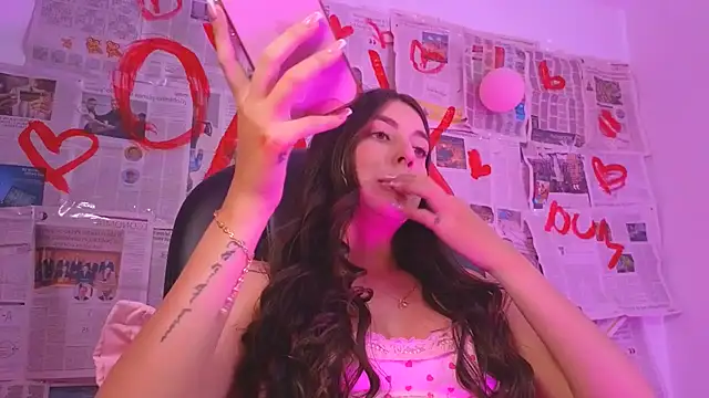 Snapshot of Mavii_ chatting on 02/14/26, 07:03 Mavii online show from 02/14/26, 07:03