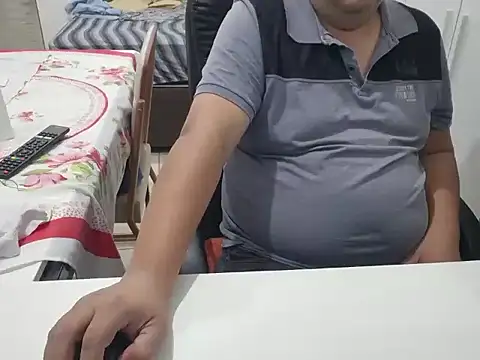 Snapshot of WanMenBez chatting on 11/01/25, 12:28 WanMenBez online show from 11/01/25, 12:28