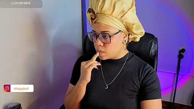 Snapshot of afro_jayleof chatting on 09/30/25, 11:44 afro jayleof online show from 09/30/25, 11:44