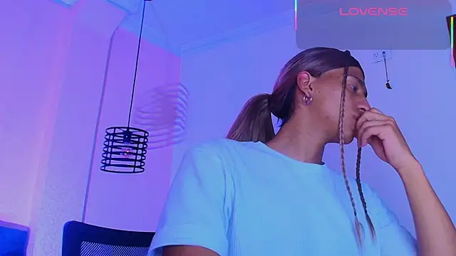 Snapshot of Dom_venena chatting on 09/16/25, 07:04 Dom venena online show from 09/16/25, 07:04