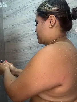 Snapshot of ashley-swift- chatting on 02/06/26, 06:31 ashley-swift- online show from 02/06/26, 06:31