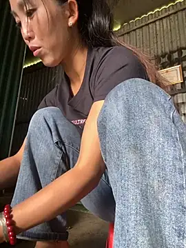 Huong-Ly online show from 09/13/25, 06:57