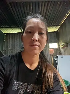 Huong-Ly online show from 09/10/25, 04:44