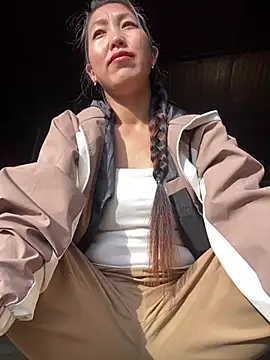 Huong-Ly online show from 02/05/26, 01:34