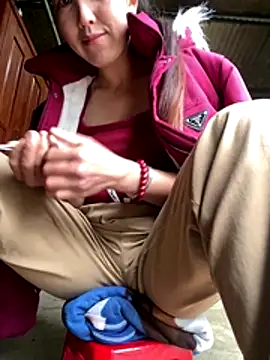 Huong-Ly online show from 12/16/25, 03:00