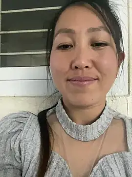 Huong-Ly online show from 01/19/26, 01:37