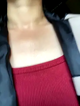 Huong-Ly online show from 10/27/25, 08:37