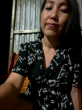 Huong-Ly online show from 10/19/25, 01:47