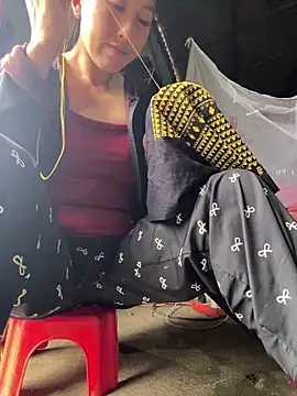 Huong-Ly online show from 09/26/25, 01:56