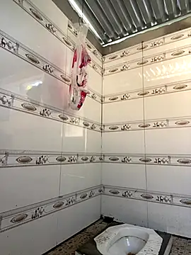 Huong-Ly online show from 11/28/25, 01:39