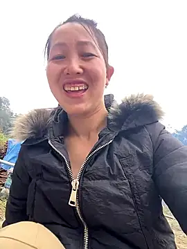 Huong-Ly online show from 01/11/26, 03:02