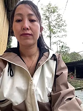 Huong-Ly online show from 02/25/26, 02:34