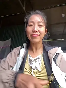 Huong-Ly online show from 11/07/25, 01:54