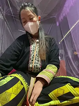 Huong-Ly online show from 02/19/26, 07:49