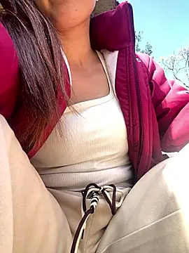 Huong-Ly online show from 01/18/26, 05:55