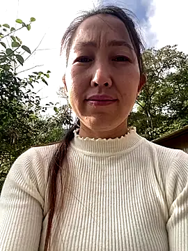 Huong-Ly online show from 11/23/25, 01:37