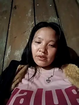 Snapshot of MuiNay chatting on 11/01/25, 11:15 MuiNay online show from 11/01/25, 11:15