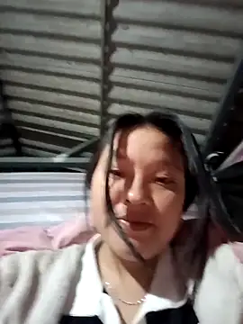 Snapshot of MuiNay chatting on 11/23/25, 07:02 MuiNay online show from 11/23/25, 07:02