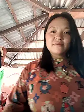 Snapshot of MuiNay chatting on 10/11/25, 10:38 MuiNay online show from 10/11/25, 10:38