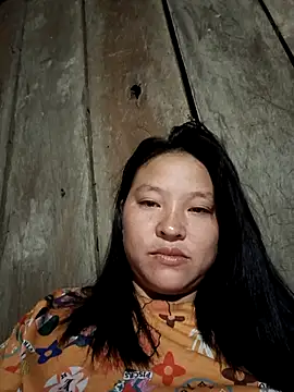 Snapshot of MuiNay chatting on 10/15/25, 09:34 MuiNay online show from 10/15/25, 09:34