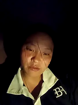 Snapshot of MuiNay chatting on 12/02/25, 01:46 MuiNay online show from 12/02/25, 01:46