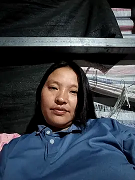 Snapshot of MuiNay chatting on 10/23/25, 11:31 MuiNay online show from 10/23/25, 11:31