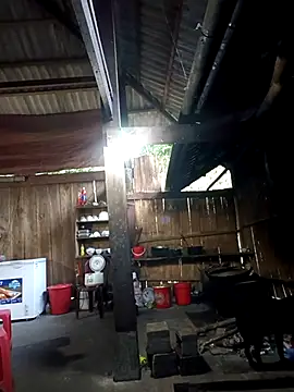 Snapshot of MuiNay chatting on 10/27/25, 11:38 MuiNay online show from 10/27/25, 11:38