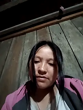 Snapshot of MuiNay chatting on 10/30/25, 12:36 MuiNay online show from 10/30/25, 12:36