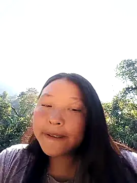 Snapshot of MuiNay chatting on 11/27/25, 04:24 MuiNay online show from 11/27/25, 04:24