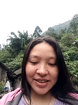 Snapshot of MuiNay chatting on 11/21/25, 01:48 MuiNay online show from 11/21/25, 01:48