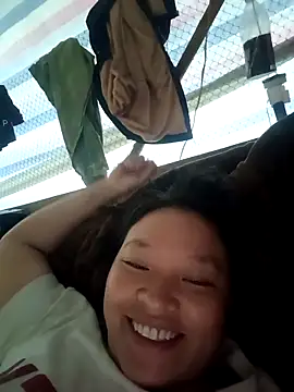 Snapshot of MuiNay chatting on 10/07/25, 03:07 MuiNay online show from 10/07/25, 03:07