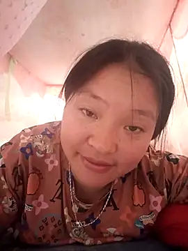 Snapshot of MuiNay chatting on 11/05/25, 03:31 MuiNay online show from 11/05/25, 03:31