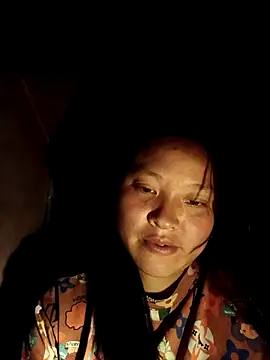 Snapshot of MuiNay chatting on 12/04/25, 12:59 MuiNay online show from 12/04/25, 12:59