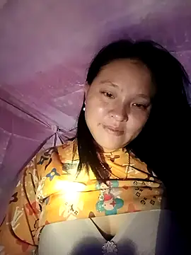 Snapshot of MuiNay chatting on 10/07/25, 06:42 MuiNay online show from 10/07/25, 06:42