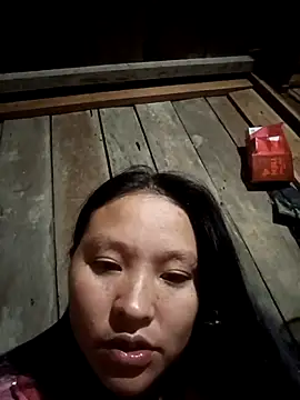 Snapshot of MuiNay chatting on 11/15/25, 11:36 MuiNay online show from 11/15/25, 11:36