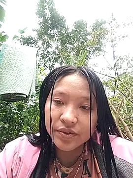 Snapshot of MuiNay chatting on 10/26/25, 02:45 MuiNay online show from 10/26/25, 02:45