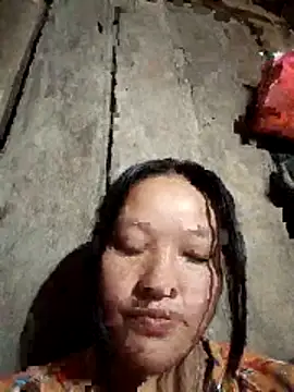 Snapshot of MuiNay chatting on 10/26/25, 10:10 MuiNay online show from 10/26/25, 10:10